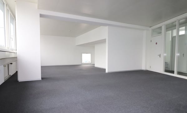 Helle Büroräume am Dreispitz 2