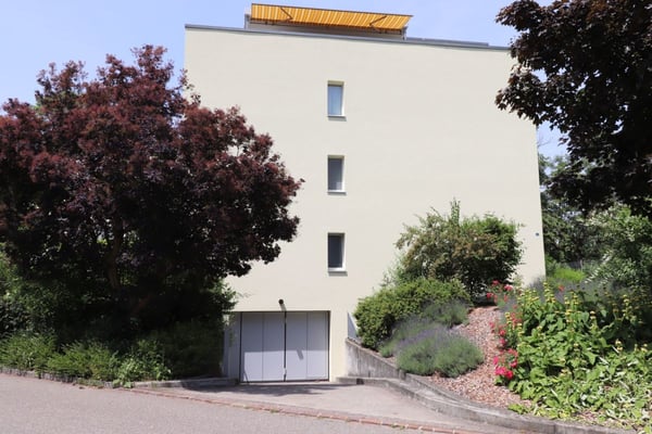 Auto-Einstellplatz in Bättwil zu vermieten 1