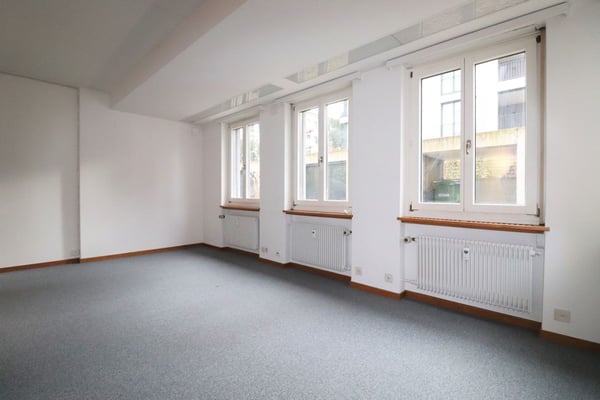 Helle Büroräume Nähe Aeschenplatz und Bahnhof SBB 3