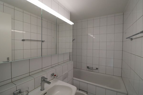 Wohnen in Riehen - grosszügige 5 1/2- Zimmerwohnung mit zusätzlichem Mansardenzimmer in ruhiger Quartierstrasse 9