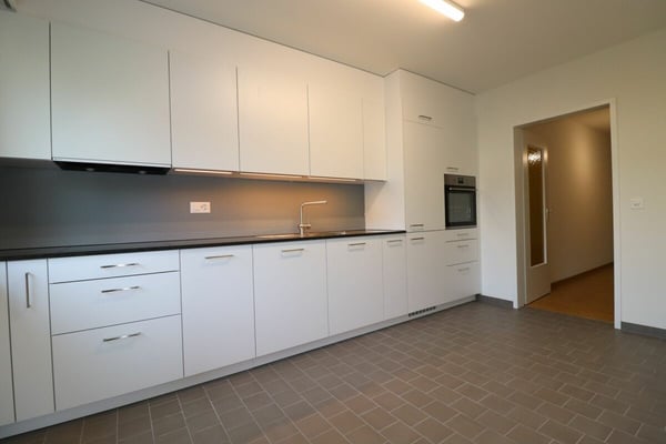 Am Lindenplatz - frisch renovierte, grosszügige 4-Zimmer-Wohnung im 1.OG 6