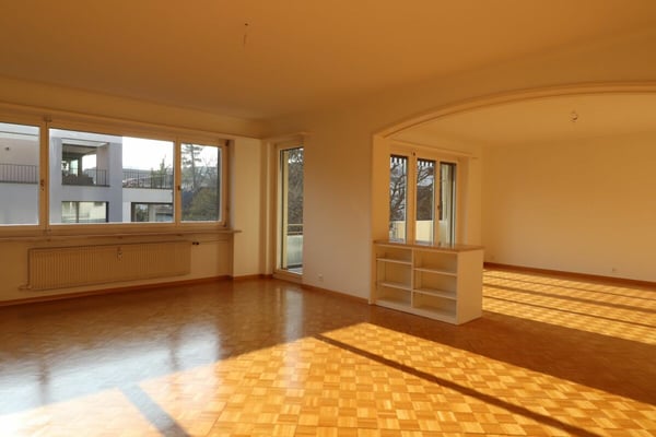 Nähe Aeschenplatz und Bahnhof SBB - grosszügige 4 1/2-Zimmer-Wohnung im 4.OG 2