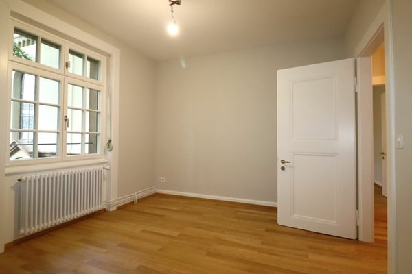 Umfassend sanierte 3 1/2-Zimmer-Wohnung an der Holbeinstrasse 8