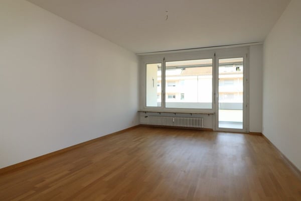 Nähe Rauracherzentrum in Riehen - grosszügige 4 ½-Zimmerwohnung im 2.OG 2