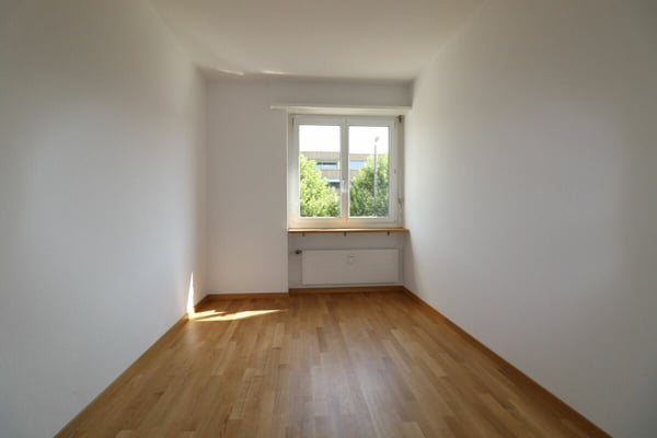 Nähe Rauracherzentrum in Riehen - grosszügige 4 ½-Zimmerwohnung im 2.OG 9