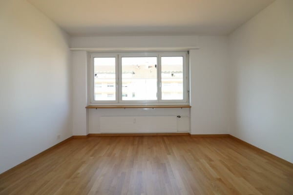 Nähe Rauracherzentrum in Riehen - grosszügige 4 ½-Zimmerwohnung im 2.OG 7