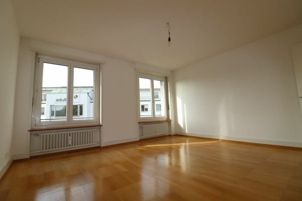 Nähe Spalentor und Unispital- 5-Zimmerwohnung in Basel ideal für Singles oder Paare 6