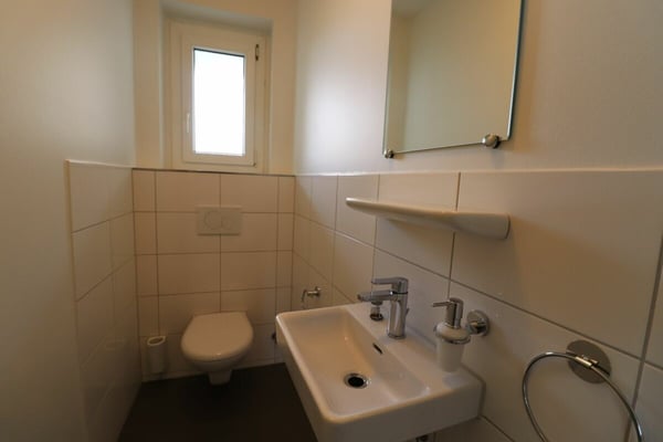 Nähe Spalentor und Unispital- 5-Zimmerwohnung in Basel ideal für Singles oder Paare 11