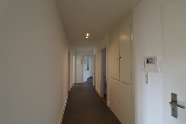Nähe Spalentor und Unispital- 5-Zimmerwohnung in Basel ideal für Singles oder Paare 5