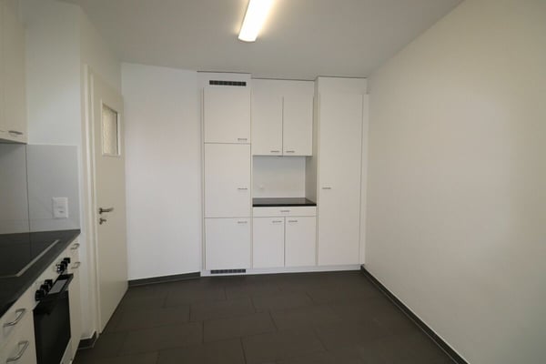 Nähe Spalentor und Unispital- 5-Zimmerwohnung in Basel ideal für Singles oder Paare 3
