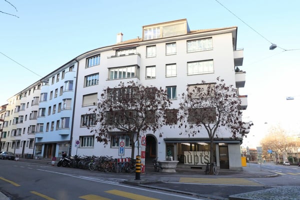Nähe Spalentor und Unispital- 5-Zimmerwohnung in Basel ideal für Singles oder Paare 1