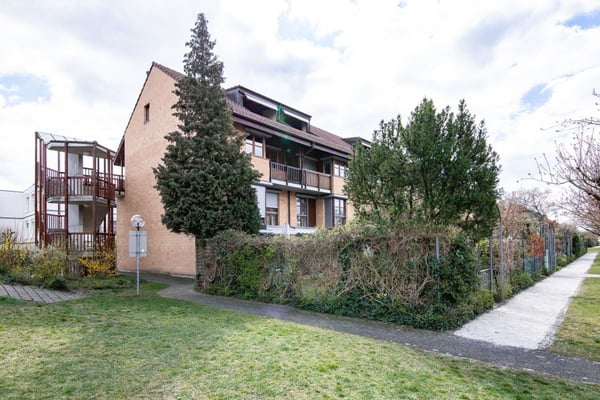 Im beliebten Freuler-Quartier - moderne Maisonette-Dachwohnung mit 2 Balkonen