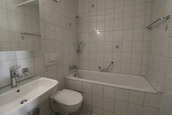 Zwischen Gartenbad Bachgraben und Kannenfeldpark - gemütliche 3-Zimmer-Wohnung im 3.OG 10