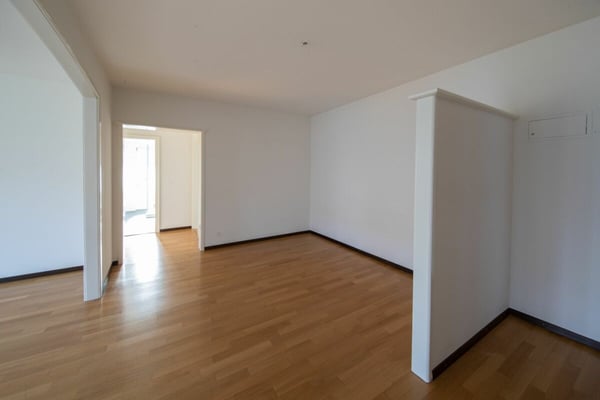 Zwischen Bahnhof SBB und Bruderholz - moderne 3 1 /2-Zimmerwohnung im 1.OG 5