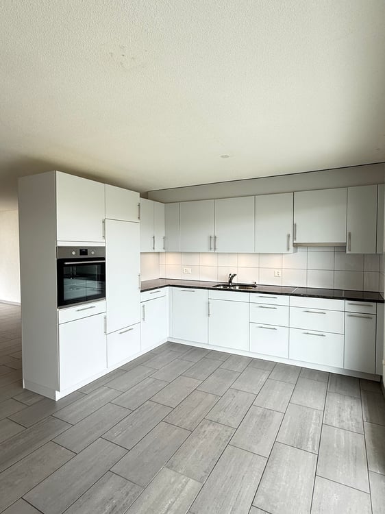 Moderne 1.5-Zimmerwohnung mit 2 Balkonen im Zentrum von Grenchen 2