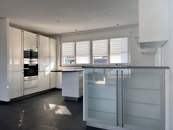 sonnige 4.5-Zimmer-Attikawohnung mit Einstellhallenplatz 4