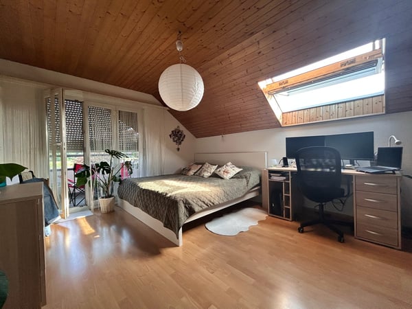 Charmante 2.5-Zimmer-Dachwohnung mit Garage 7