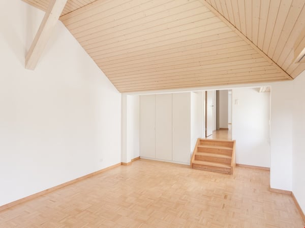 Helle 5.5 Zimmer Wohnung 4