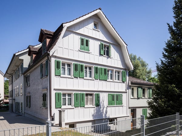 Helle 5.5 Zimmer Wohnung 13