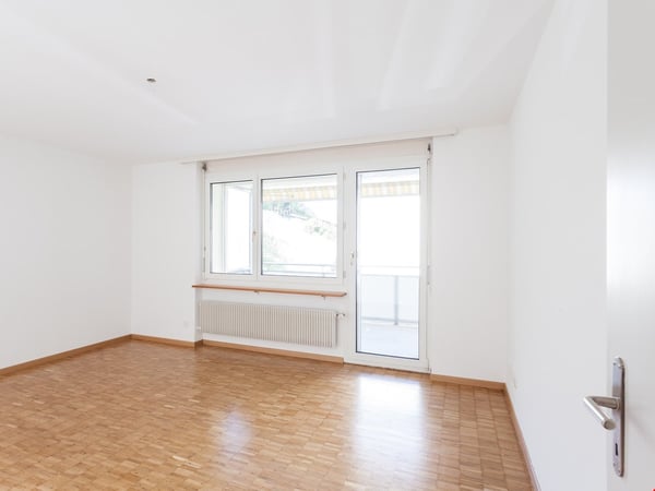Helle und gepflegte 4-Zimmer-Wohnung mit Balkon in St. Gallen 8