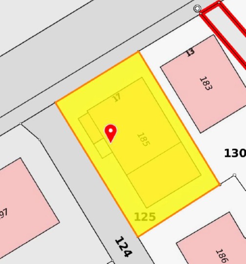 Wohn- und Geschäftshaus an zentraler Lage in Erlen 10