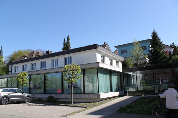 Gewerbe- und Bürogebäude im Zentrum von Sulgen 2