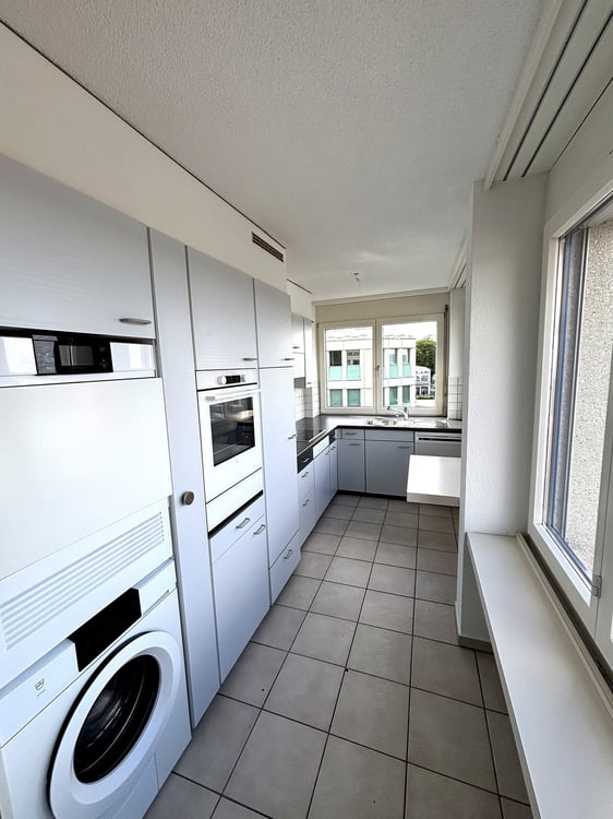 Grösszügige 2.5-Zimmer-Wohnung mit Weitsicht 4