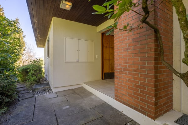 Freistehendes, neu renoviertes Einfamilienhaus mit Garten 3