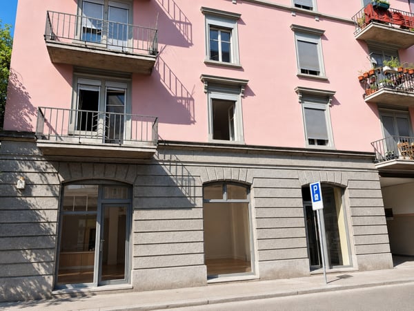 Frisch-Renovierte Gewerbe-/Atelier-/Bürofläche im Kreis 4 5
