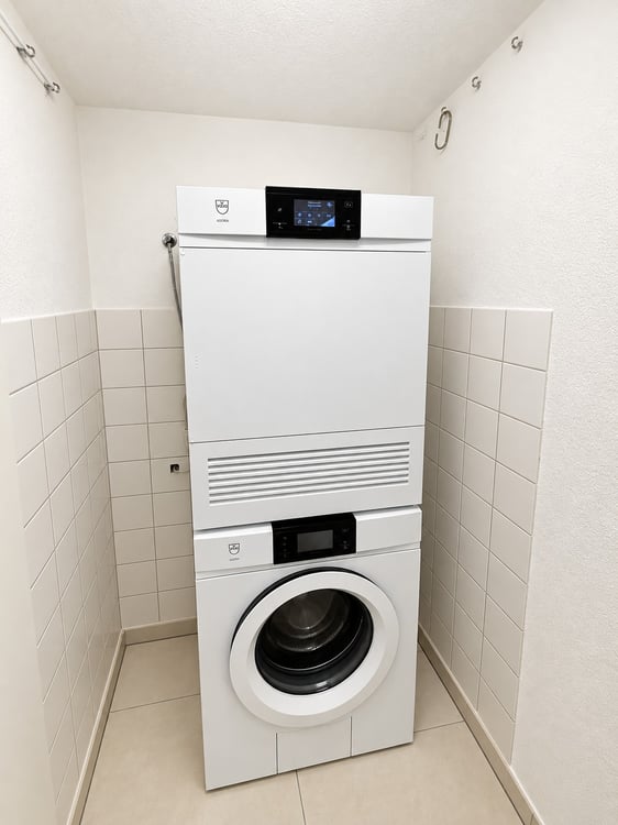 Grosszügige 3½-Zimmer-Wohnung mit 71 m² Terrasse ins Grüne 12
