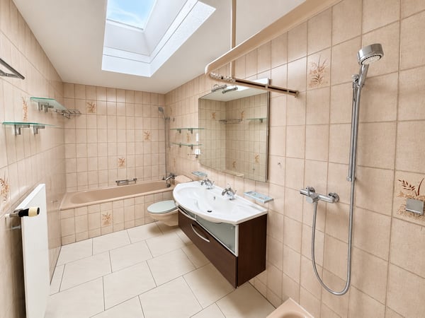 Grosszügige 3½-Zimmer-Wohnung mit 71 m² Terrasse ins Grüne 7
