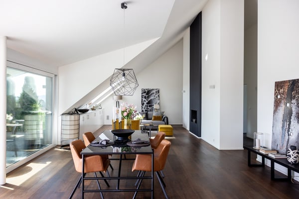 Exklusive 5.5-Zimmer-Attikawohnung mit grosser Terrasse und Weitsicht in Zumikon 3