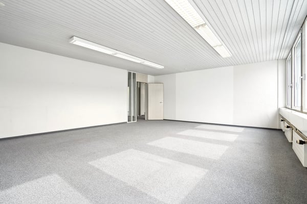 Viel Raum für Ihre Vision Büro-/Gewerbefläche nahe Flughafen Zürich 7