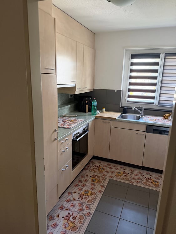Ruhige 4.5-Zimmer-Wohnung mit Balkon und Garage in Nürensdorf 5