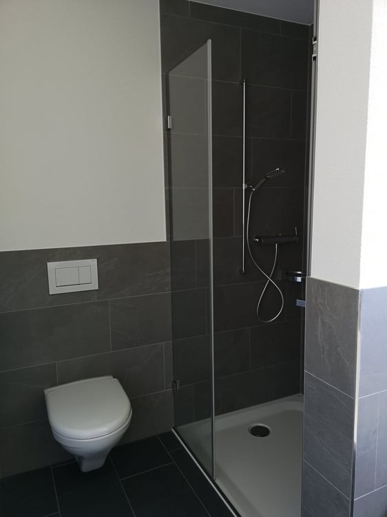 Moderne 3.5-Zimmer-Wohnung mit Terrasse und Aussicht 10