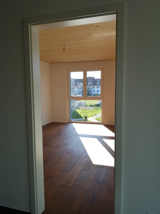 Moderne 3.5-Zimmer-Wohnung mit Terrasse und Aussicht 8