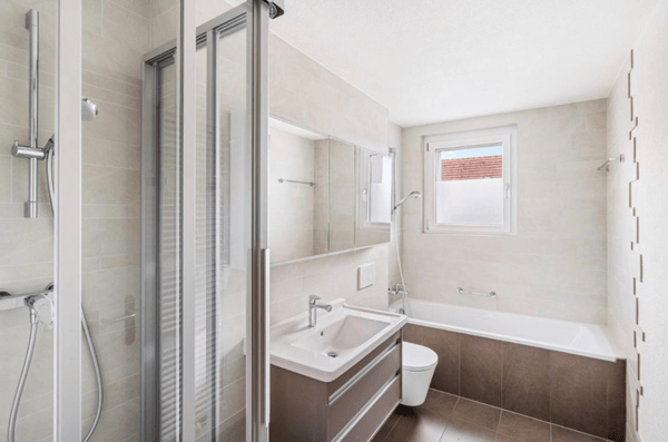 4.5-Zimmer-Dachwohnung in Zürich-Seebach zu vermieten! 4