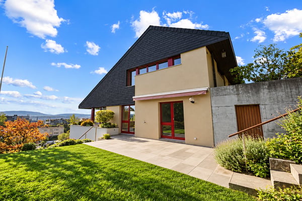 Sonnige Hanglage in Bülach – Einfamilienhaus mit viel Potenzial 3
