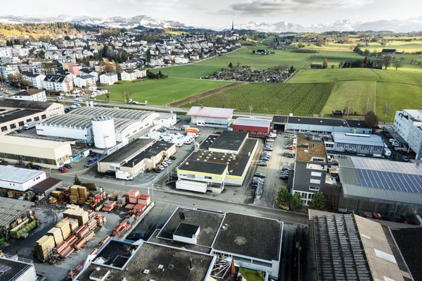 Industrie-/Gewerbehaus mit grossem Potenzial in Gossau 1
