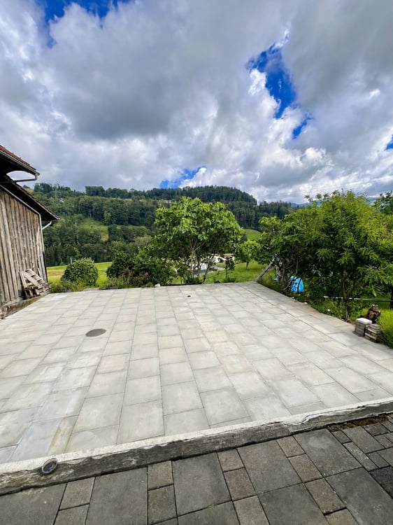 Familienfreundliche 6.5-Zimmer-Haushälfte 6