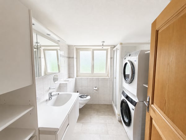 Familienfreundliche 6.5-Zimmer-Haushälfte 4