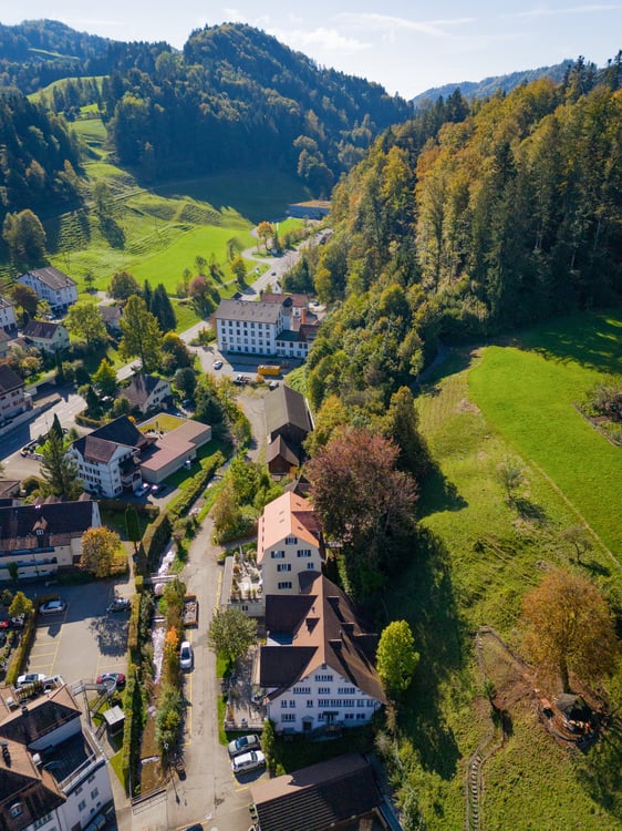 Charmantes Mehrfamilienhaus in Bauma – Historisches Altbau-Juwel mit top Rendite 12