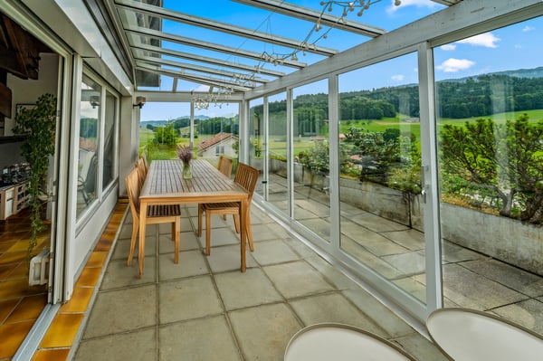 Maison familiale avec vaste atelier au sous-sol 13