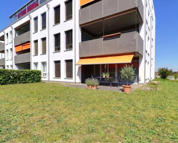 5½ pièces au rez avec terrasse et jardin 1
