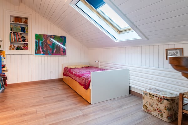 Maison jumelée lumineuse avec véranda et jardin - située en impasse 11