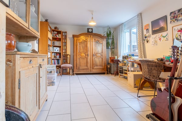 Maison jumelée lumineuse avec véranda et jardin - située en impasse 7