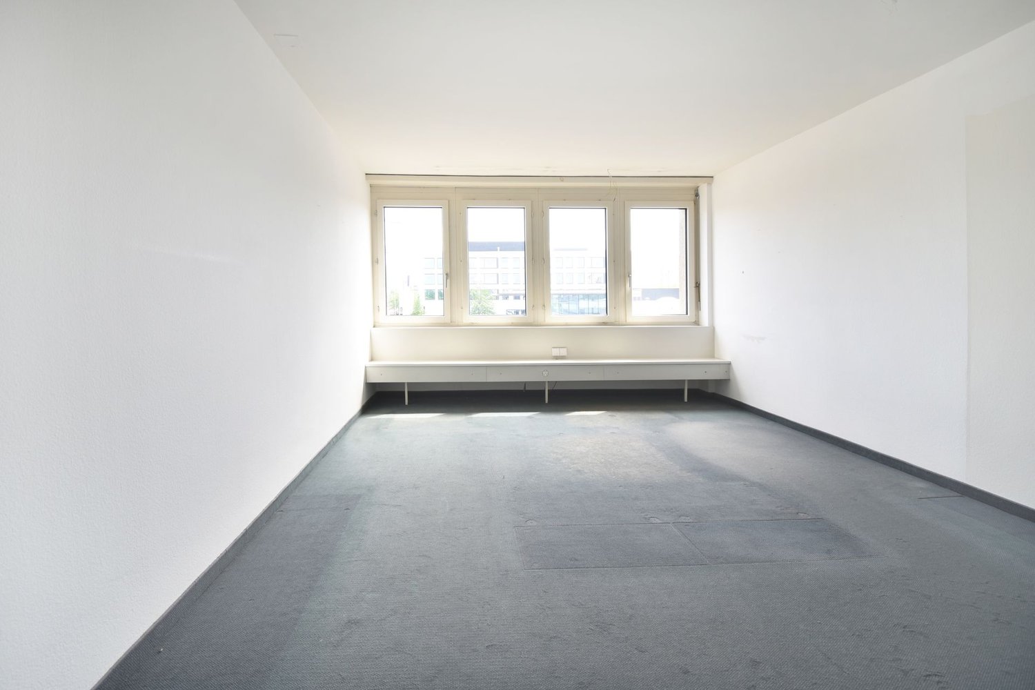 Bright and attractive office space for your new business location