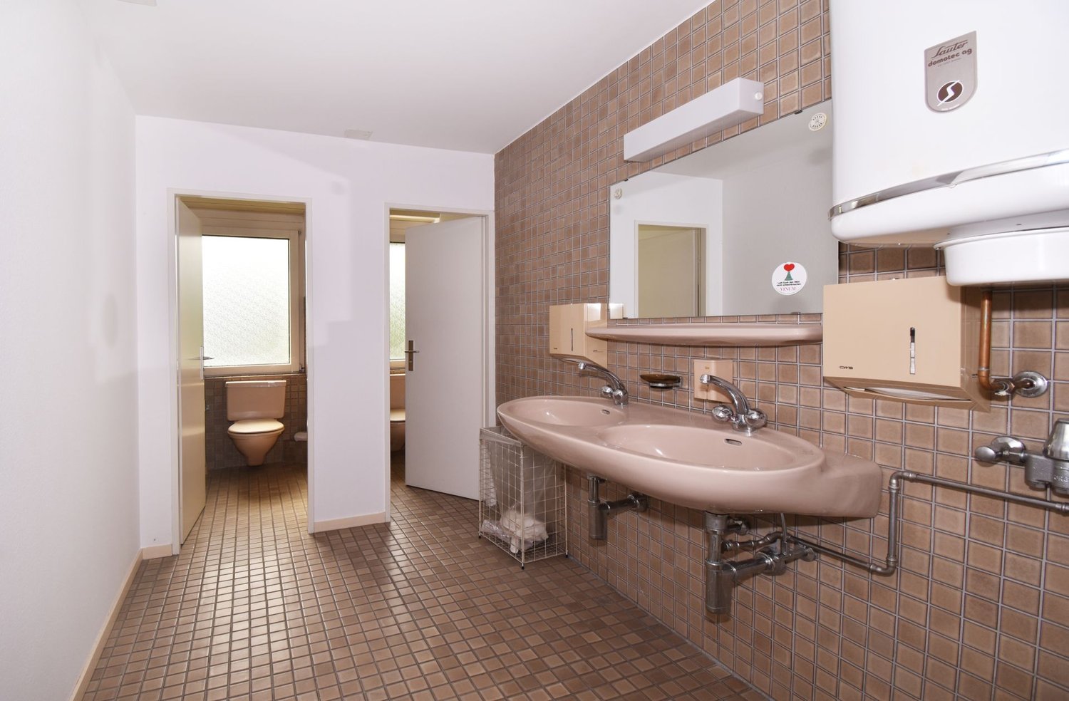 Bright and attractive office space for your new business location