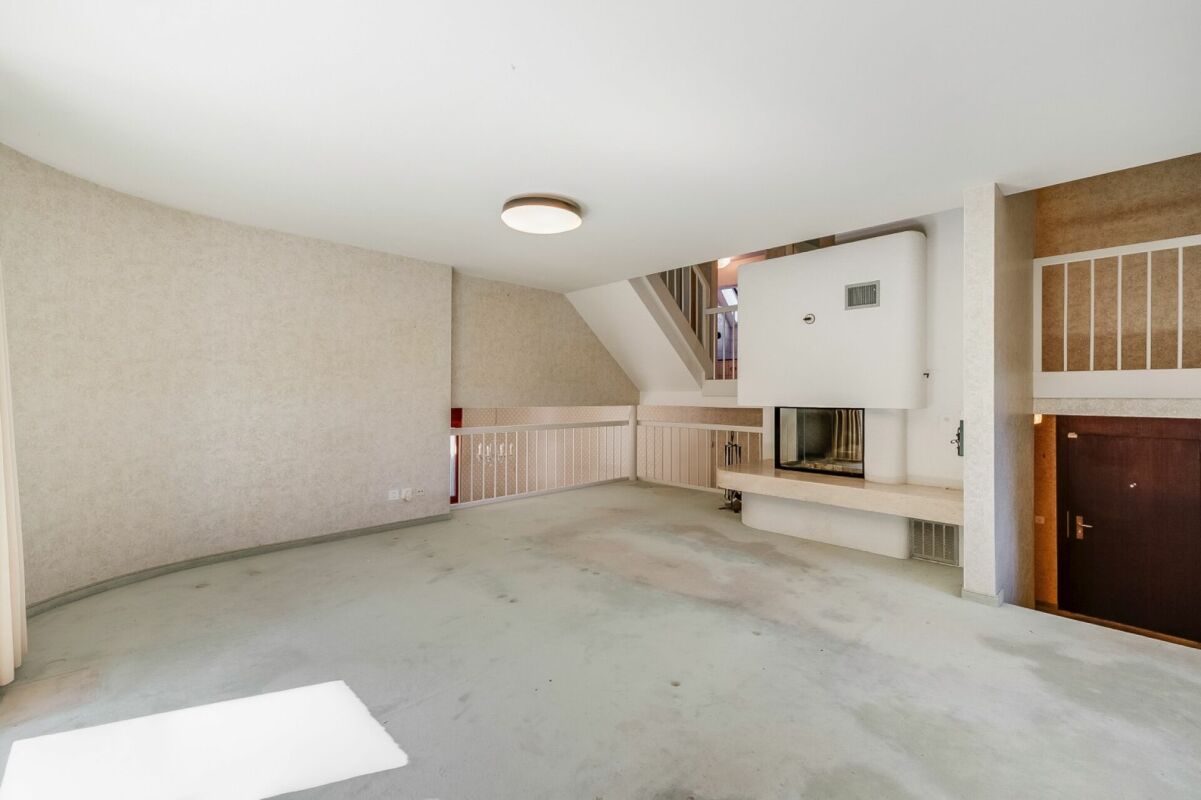 Detached single-family house on a large plot in a quiet location