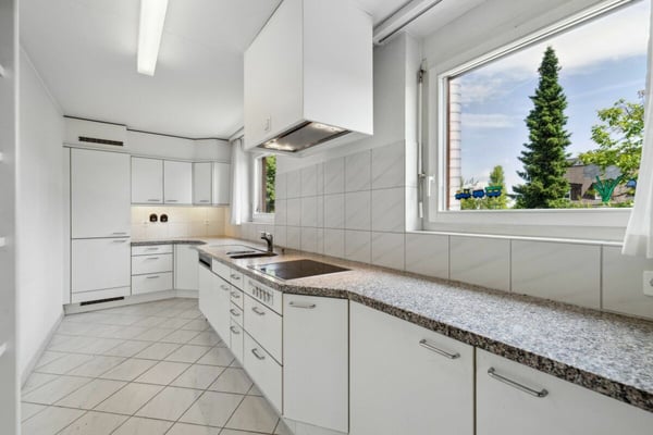 Schöne 1.5-Zimmer-Attikawohnung auf dem Bruderholz mit grosser Terrasse und AEP 3